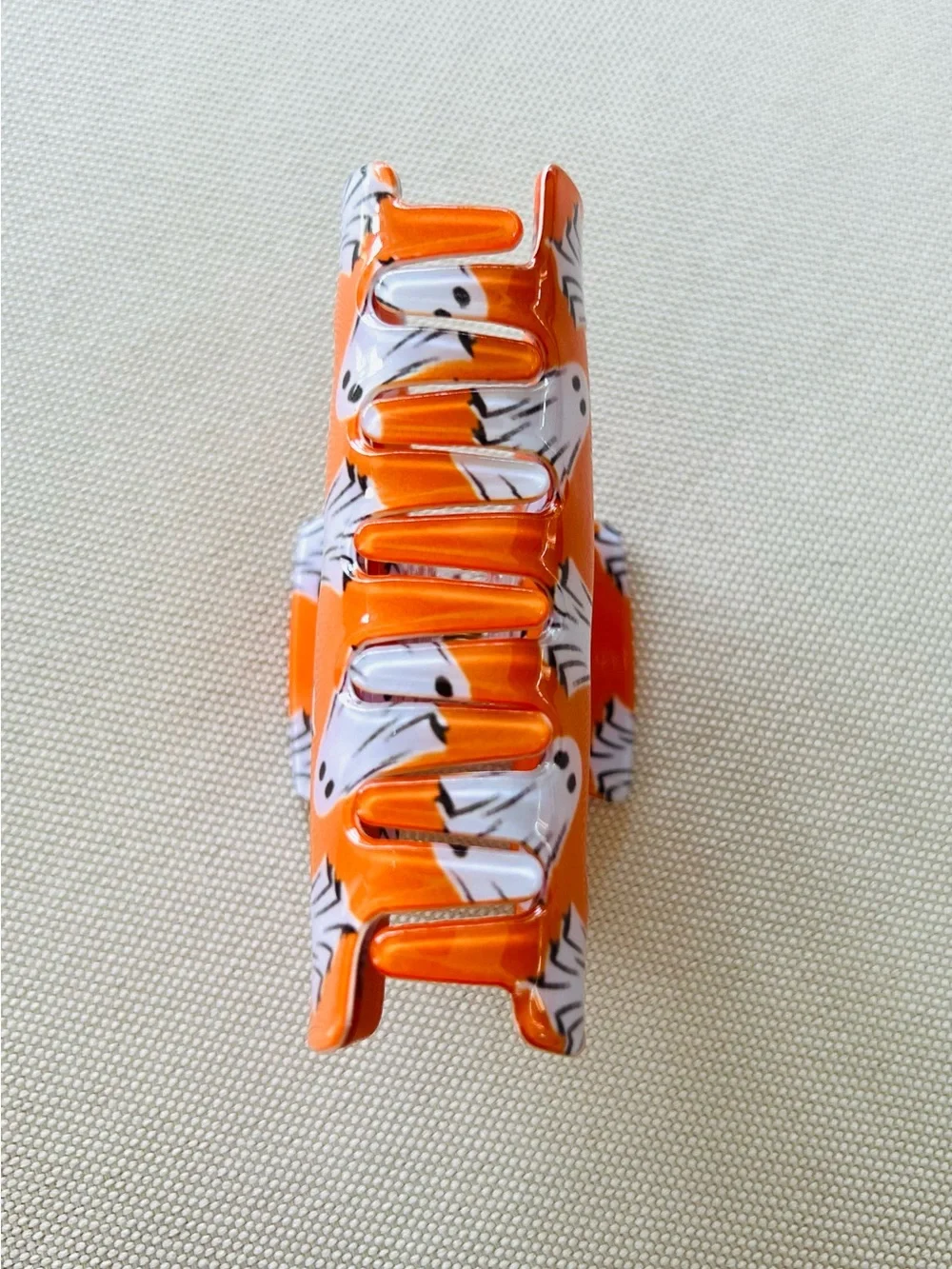 Y2K Style Halloween Ghost Acrylic Claw Clip - Picture 4 of 6